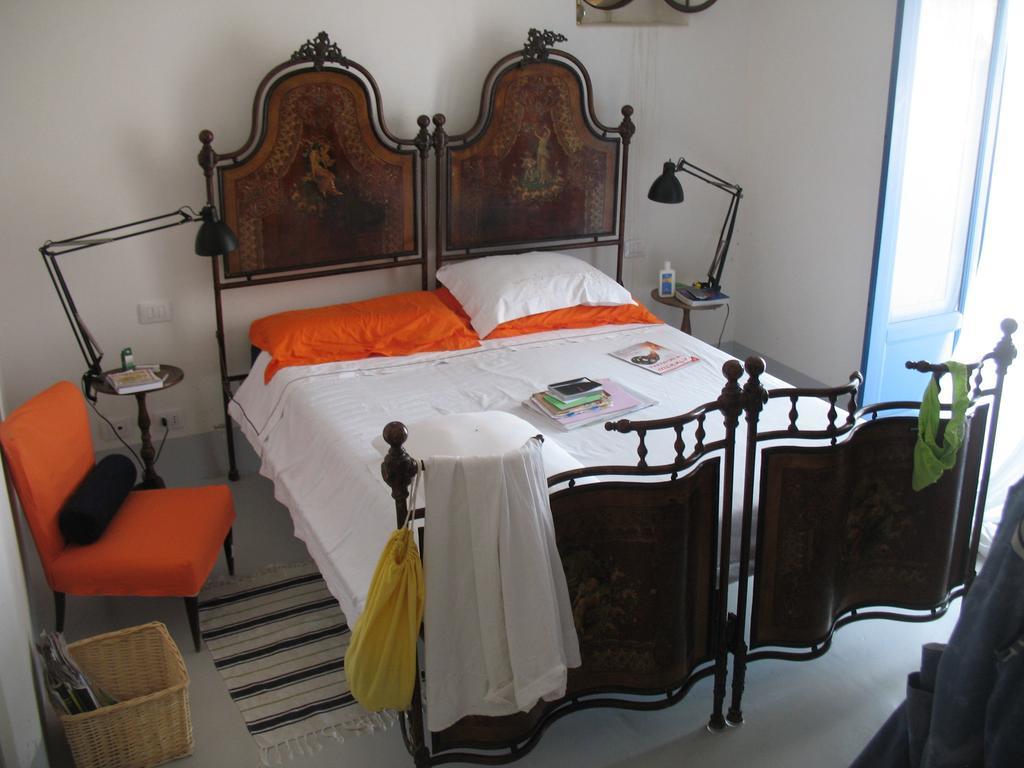 B&B Al Salvatore Di Lipari Phòng bức ảnh